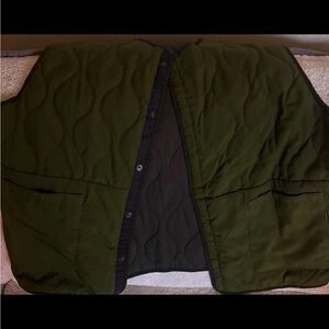Men's Casual Olive Green Quilted Button-Down Shirt